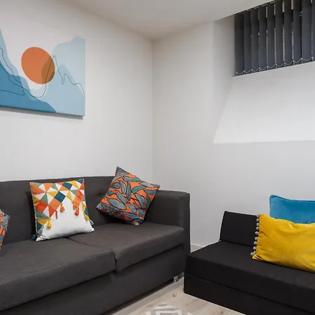 One-bedroom In Conditioning House * 布雷得佛